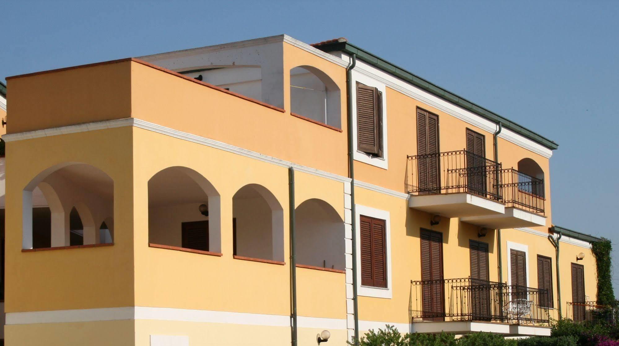 Residence Le Pavoncelle Santa Teresa Gallura Exteriér fotografie